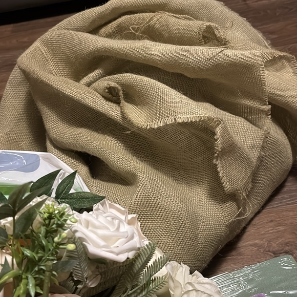 Wedding stuff extra bag is fliers, foam, burlap bow, and a big thing of burlap - Picture 3 of 3